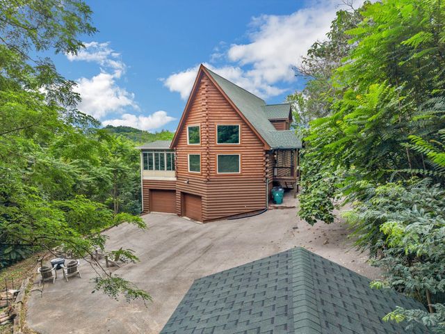 110 Lake Meadow Dr, Smithville, TN 37166