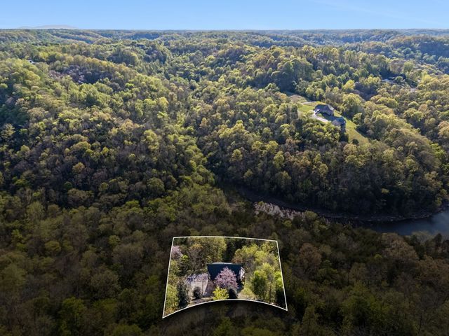 110 Lake Meadow Dr, Smithville, TN 37166