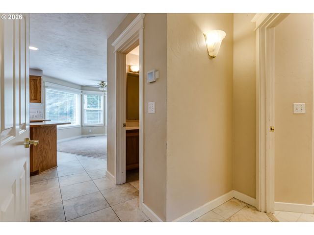 3926 SHASTA VIEW St, Eugene, OR 97405