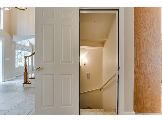 3926 SHASTA VIEW St, Eugene, OR 97405