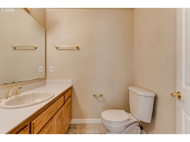 3926 SHASTA VIEW St, Eugene, OR 97405