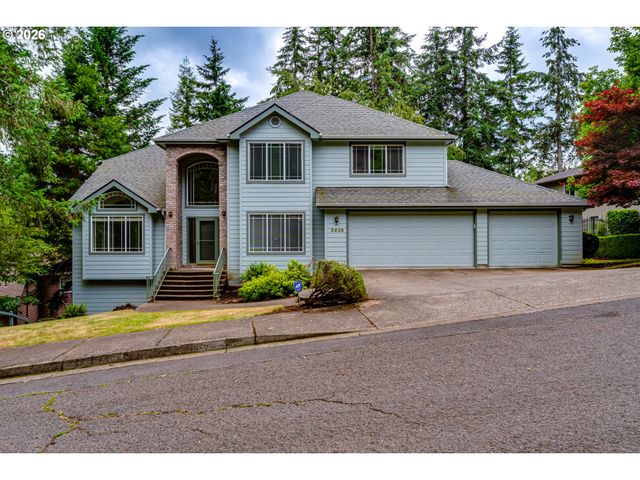 3926 SHASTA VIEW St, Eugene, OR 97405