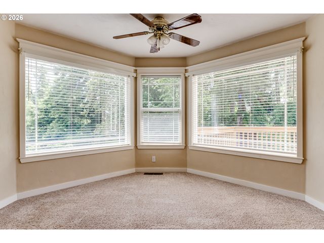 3926 SHASTA VIEW St, Eugene, OR 97405