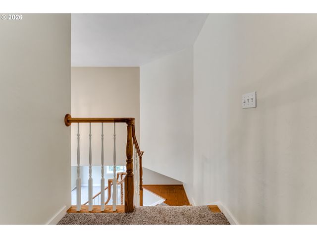 3926 SHASTA VIEW St, Eugene, OR 97405