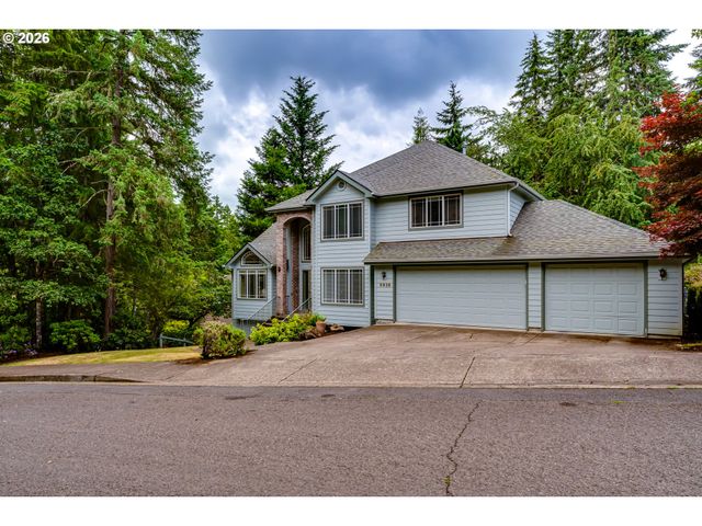 3926 SHASTA VIEW St, Eugene, OR 97405