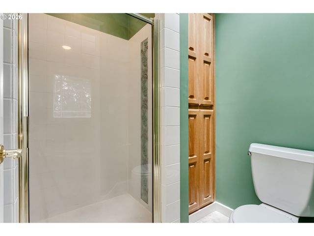 3926 SHASTA VIEW St, Eugene, OR 97405