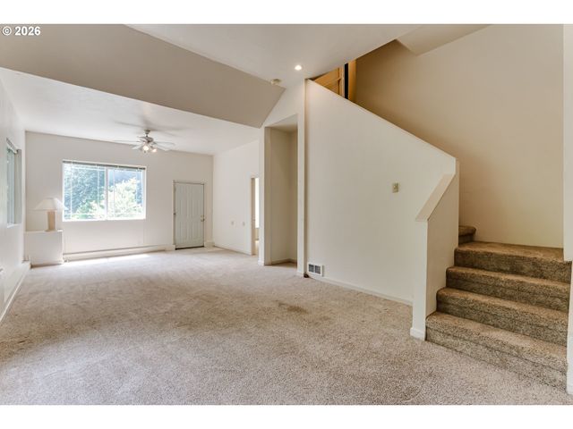 3926 SHASTA VIEW St, Eugene, OR 97405