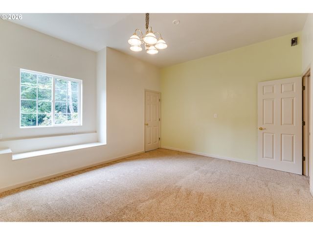 3926 SHASTA VIEW St, Eugene, OR 97405