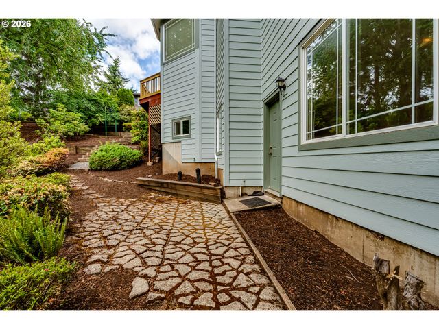 3926 SHASTA VIEW St, Eugene, OR 97405