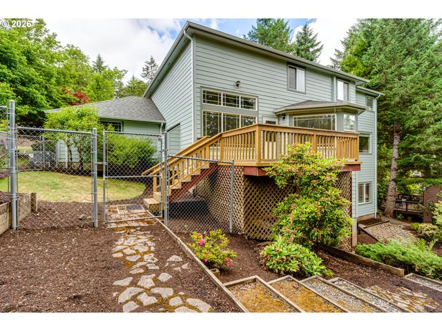 3926 SHASTA VIEW St, Eugene, OR 97405