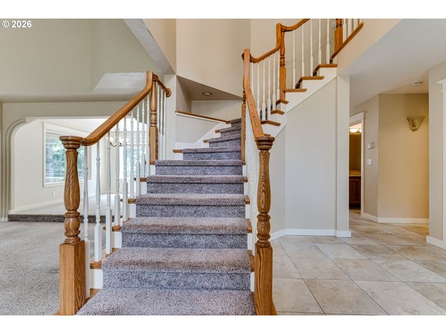 3926 SHASTA VIEW St, Eugene, OR 97405