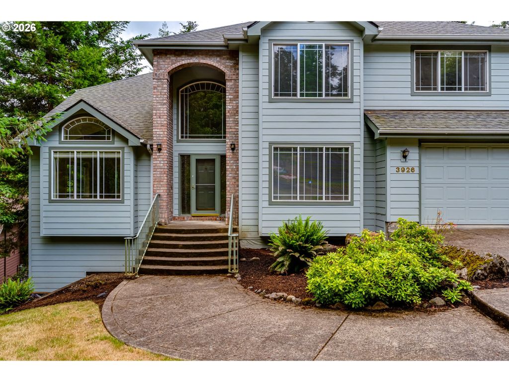 3926 SHASTA VIEW St, Eugene, OR 97405