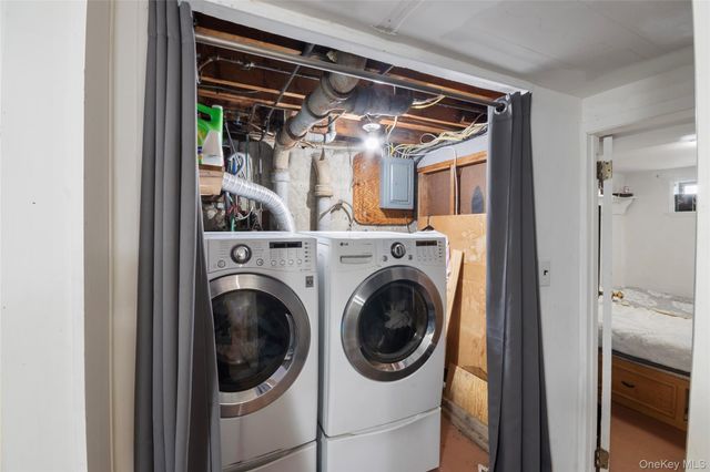 277 Horseblock Road, Farmingville, NY 11738