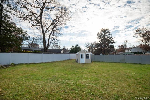 277 Horseblock Road, Farmingville, NY 11738