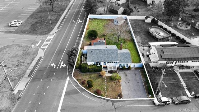 277 Horseblock Road, Farmingville, NY 11738