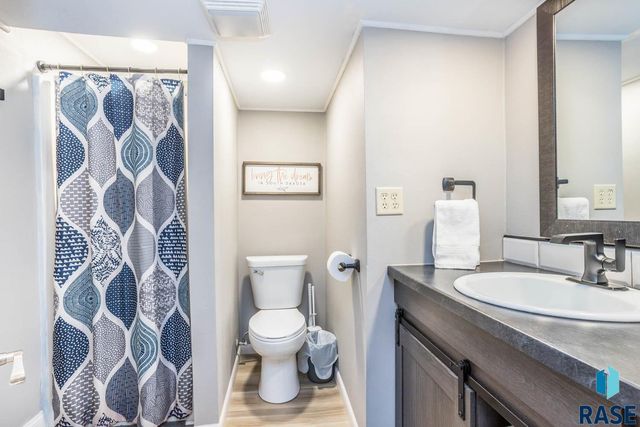 1800 S Covell Ave Avenue, Sioux Falls, SD 57105