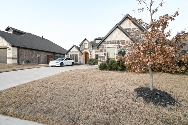 4716 Hazy Hollow Lane, Crowley, TX 76036