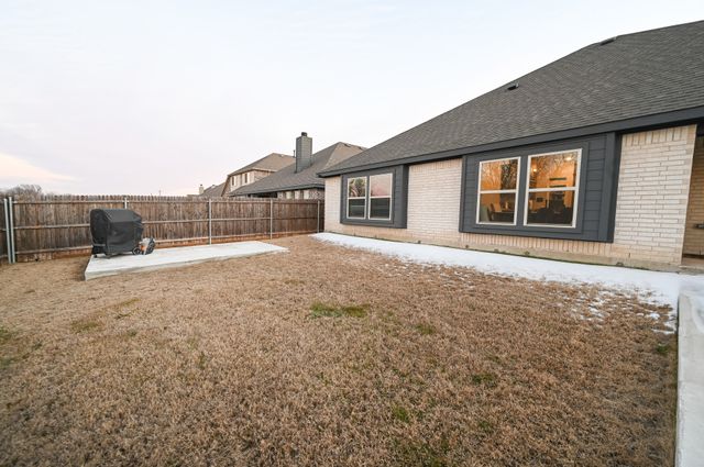4716 Hazy Hollow Lane, Crowley, TX 76036