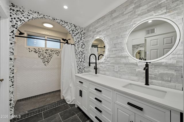 1723 N PALM Drive, Tempe, AZ 85288