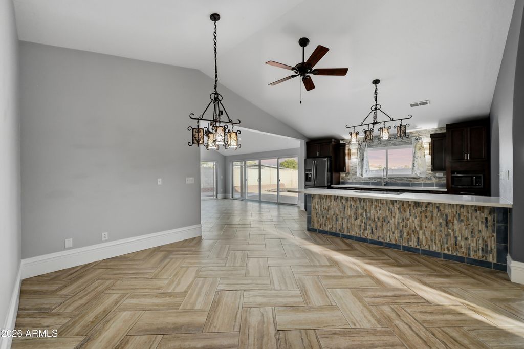 Image 10 of property listing at 1723 N PALM Drive, Tempe, AZ 85288