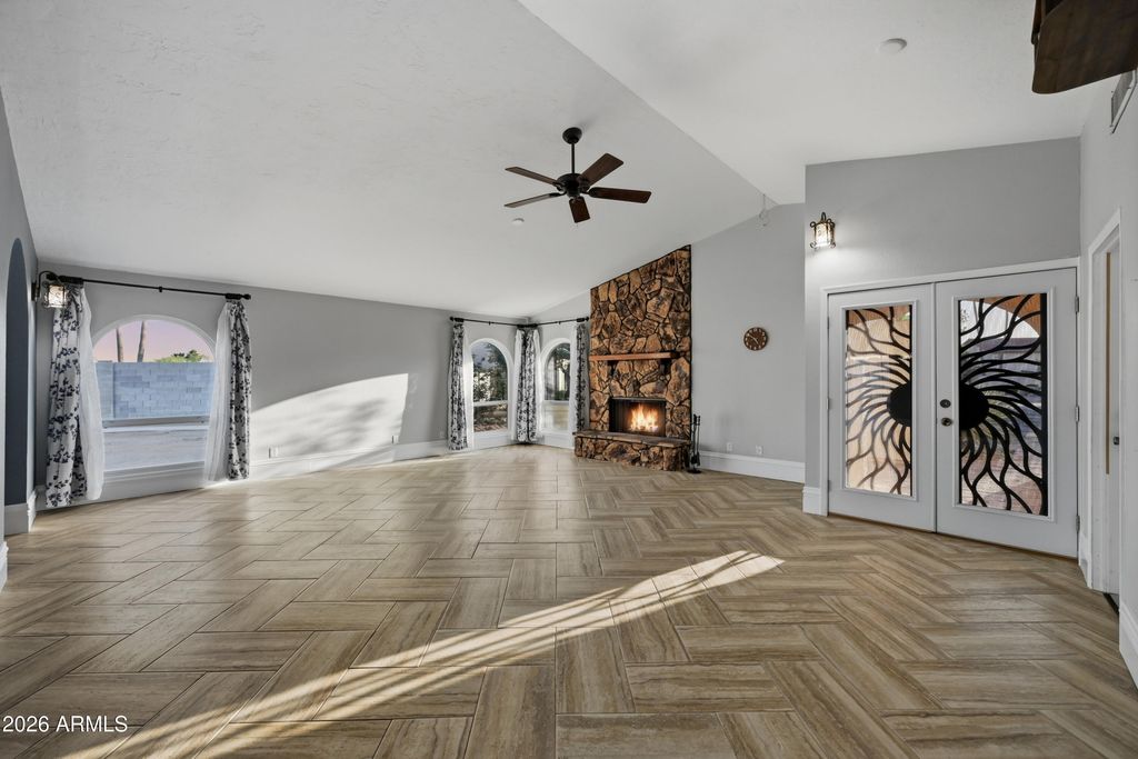 Image 7 of property listing at 1723 N PALM Drive, Tempe, AZ 85288