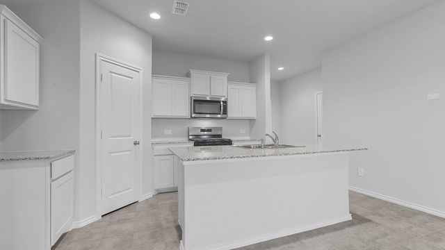 2220 WHITE BUFFALO Way, Fort Worth, TX 76036