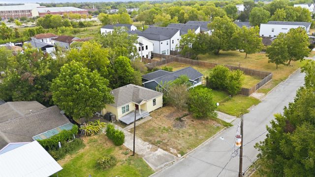 3525 Dreyfus Street, Houston, TX 77021