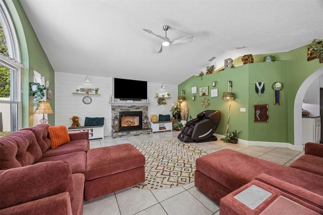 1 BRUNSWICK LANE, Palm Coast, FL 32137