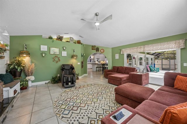 1 BRUNSWICK LANE, Palm Coast, FL 32137