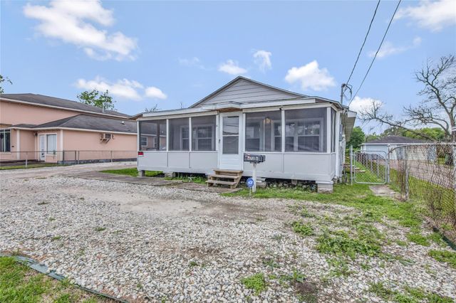 4726 Carmen Street, Houston, TX 77033