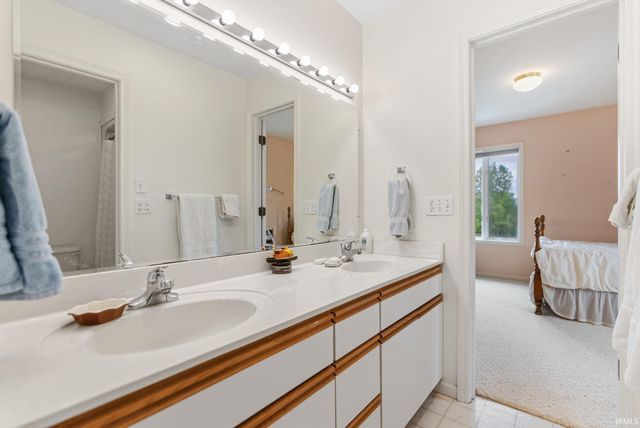 12105 Sylvan Meadows Drive, Fort Wayne, IN 46814