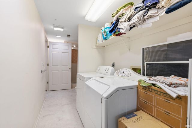 12105 Sylvan Meadows Drive, Fort Wayne, IN 46814
