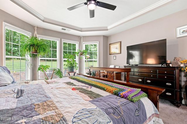 6707 Chestnut View Ct, Louisville, KY 40229
