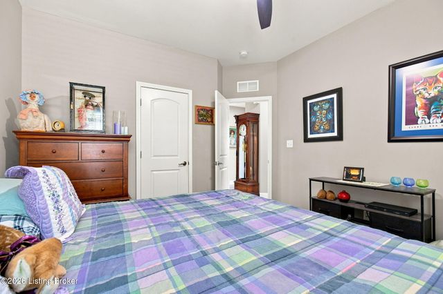 6707 Chestnut View Ct, Louisville, KY 40229