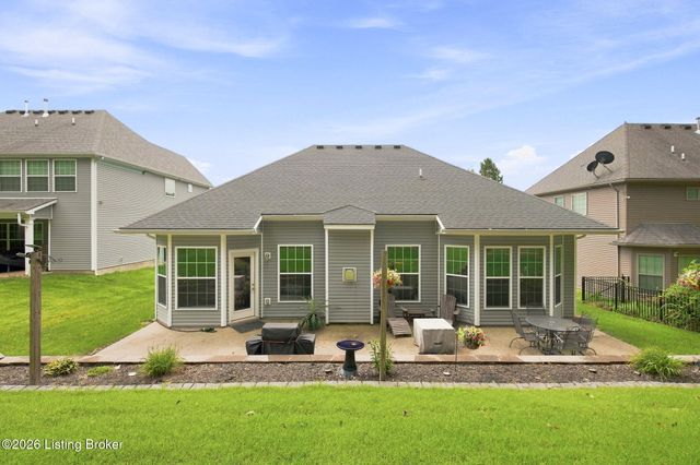 6707 Chestnut View Ct, Louisville, KY 40229