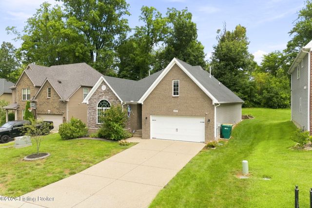 6707 Chestnut View Ct, Louisville, KY 40229