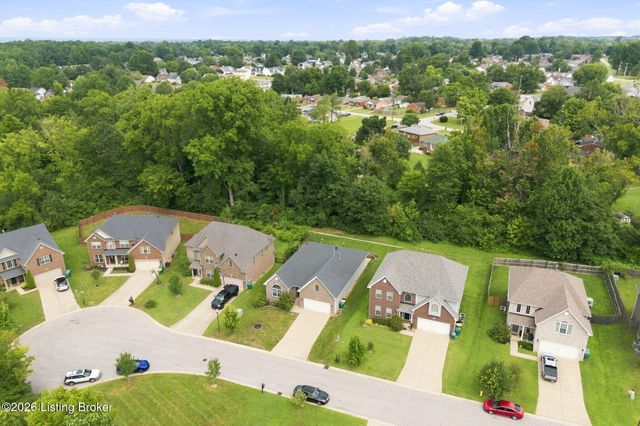 6707 Chestnut View Ct, Louisville, KY 40229