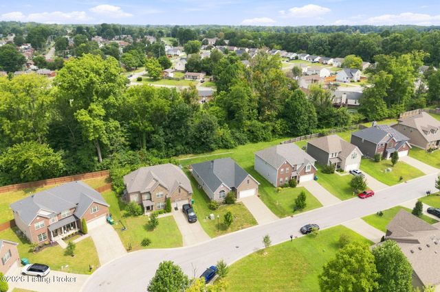 6707 Chestnut View Ct, Louisville, KY 40229