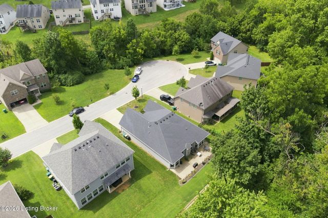 6707 Chestnut View Ct, Louisville, KY 40229