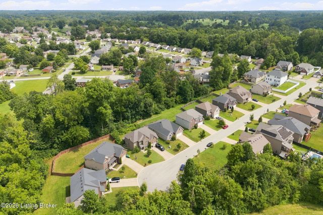 6707 Chestnut View Ct, Louisville, KY 40229