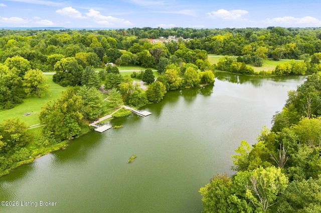 6707 Chestnut View Ct, Louisville, KY 40229
