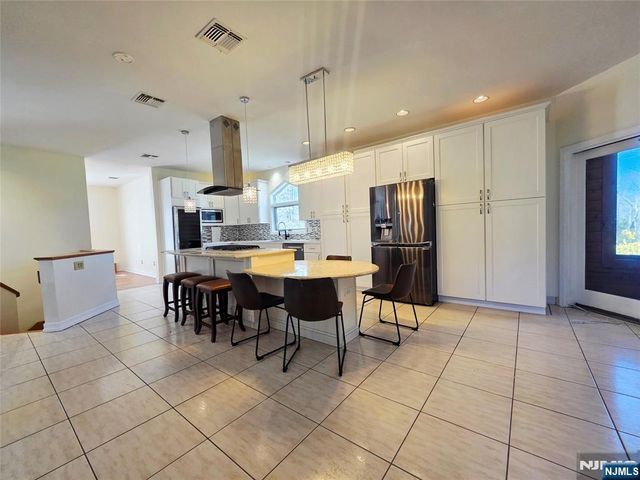 4 Valenza Lane, Blauvelt, NY 10913