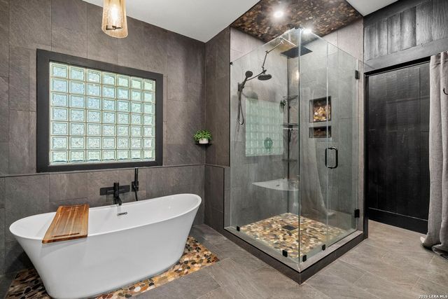 10918 Hunters Way, Helotes, TX 78023