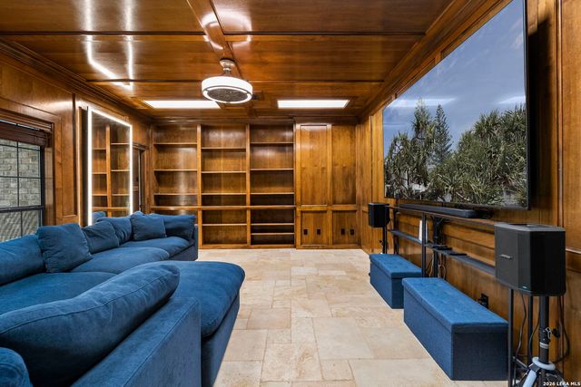 10918 Hunters Way, Helotes, TX 78023