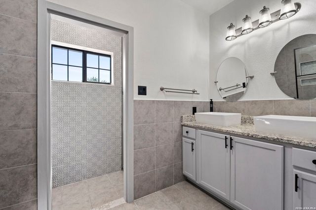 10918 Hunters Way, Helotes, TX 78023