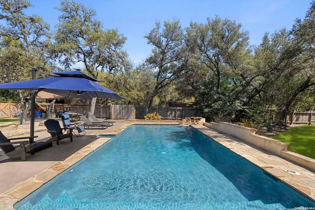 10918 Hunters Way, Helotes, TX 78023