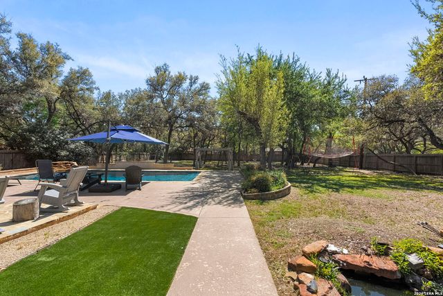 10918 Hunters Way, Helotes, TX 78023