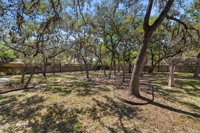 10918 Hunters Way, Helotes, TX 78023