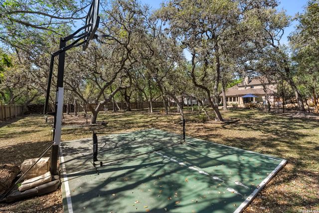 10918 Hunters Way, Helotes, TX 78023