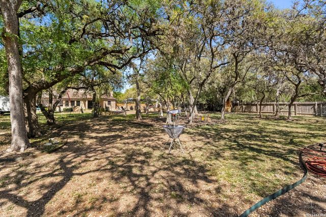 10918 Hunters Way, Helotes, TX 78023